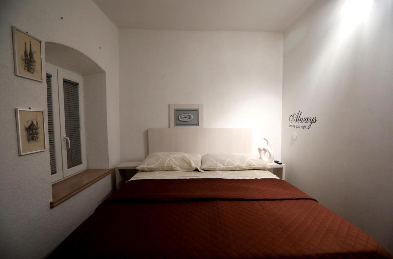 Apartment Secret Life Σίμπενικ Εξωτερικό φωτογραφία